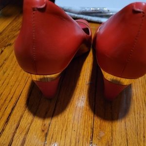 Peep-toe wedge shoes